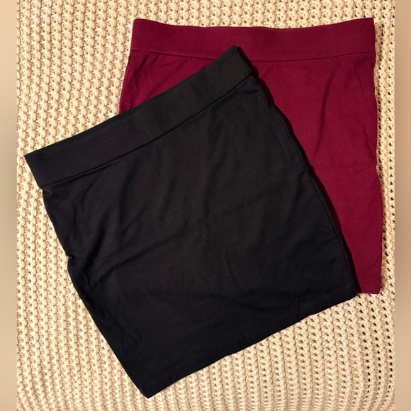 ❣️$5 Deal❣️ F21 Bundle of 2 Mini Skirts - Picture 3 of 9